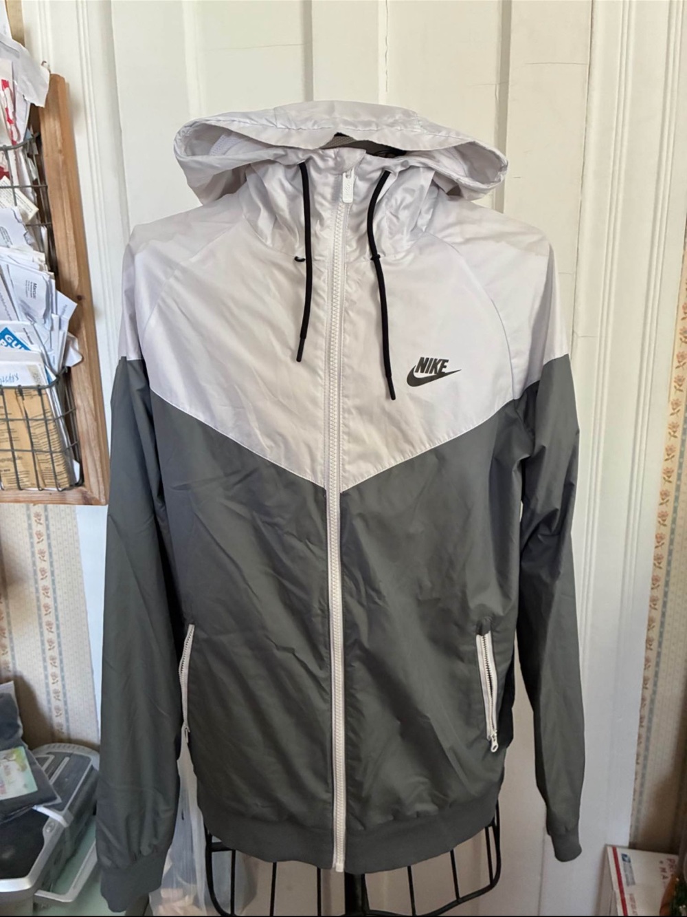 Nike Two-Tone Light Gray and Dark Gray Hooded Windbreaker